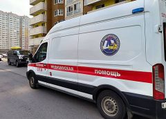 Rus xəstəxanada təcili yardımın feldşerinə hücum edib