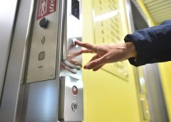 Rusiya şəhərində içərisində insanların olduğu lift qırılıb…